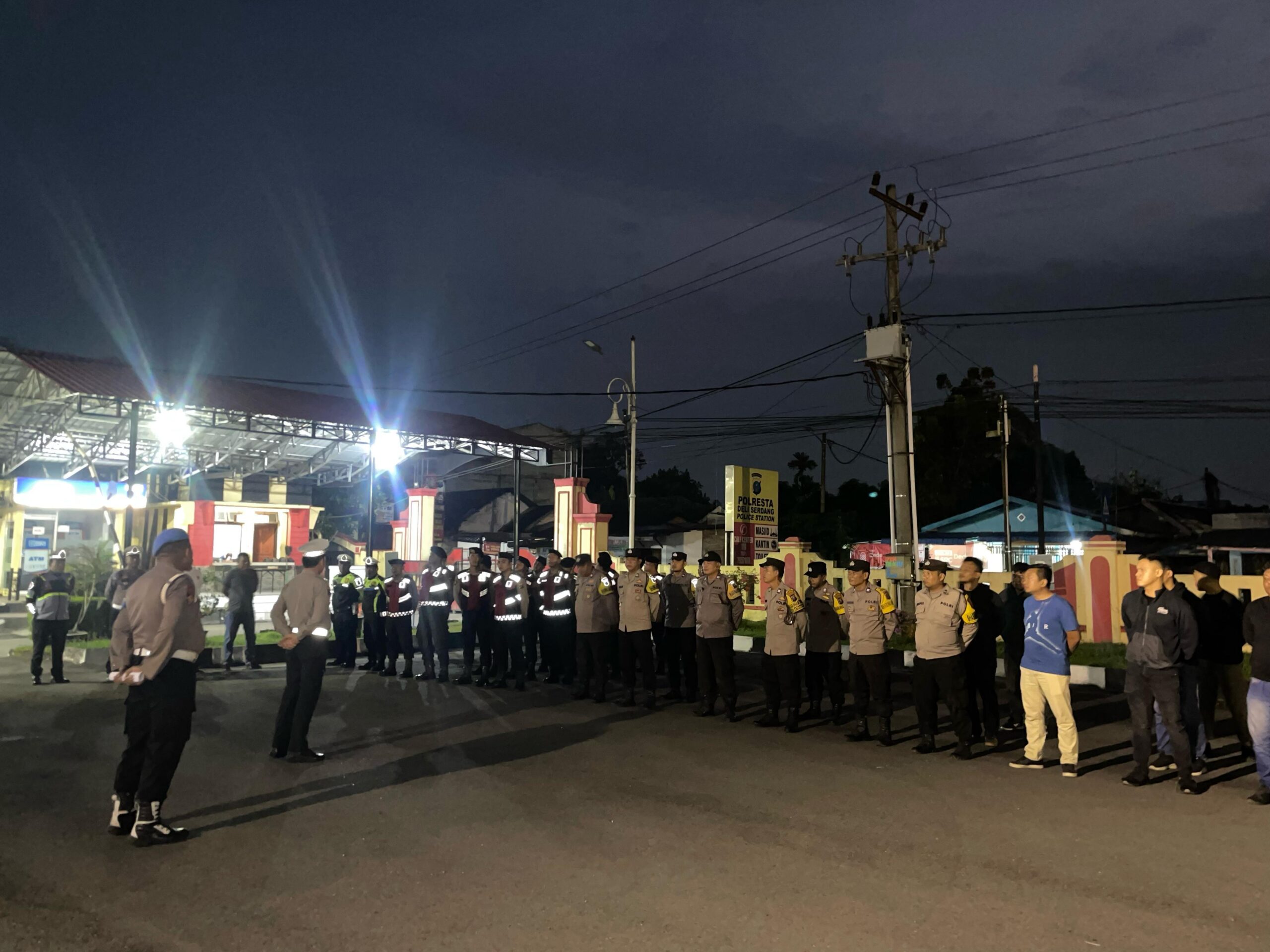 Menjaga Kamtibmas Di Bulan Suci Ramadhan, Polresta Deli Serdang Patroli Menyapa Subuh