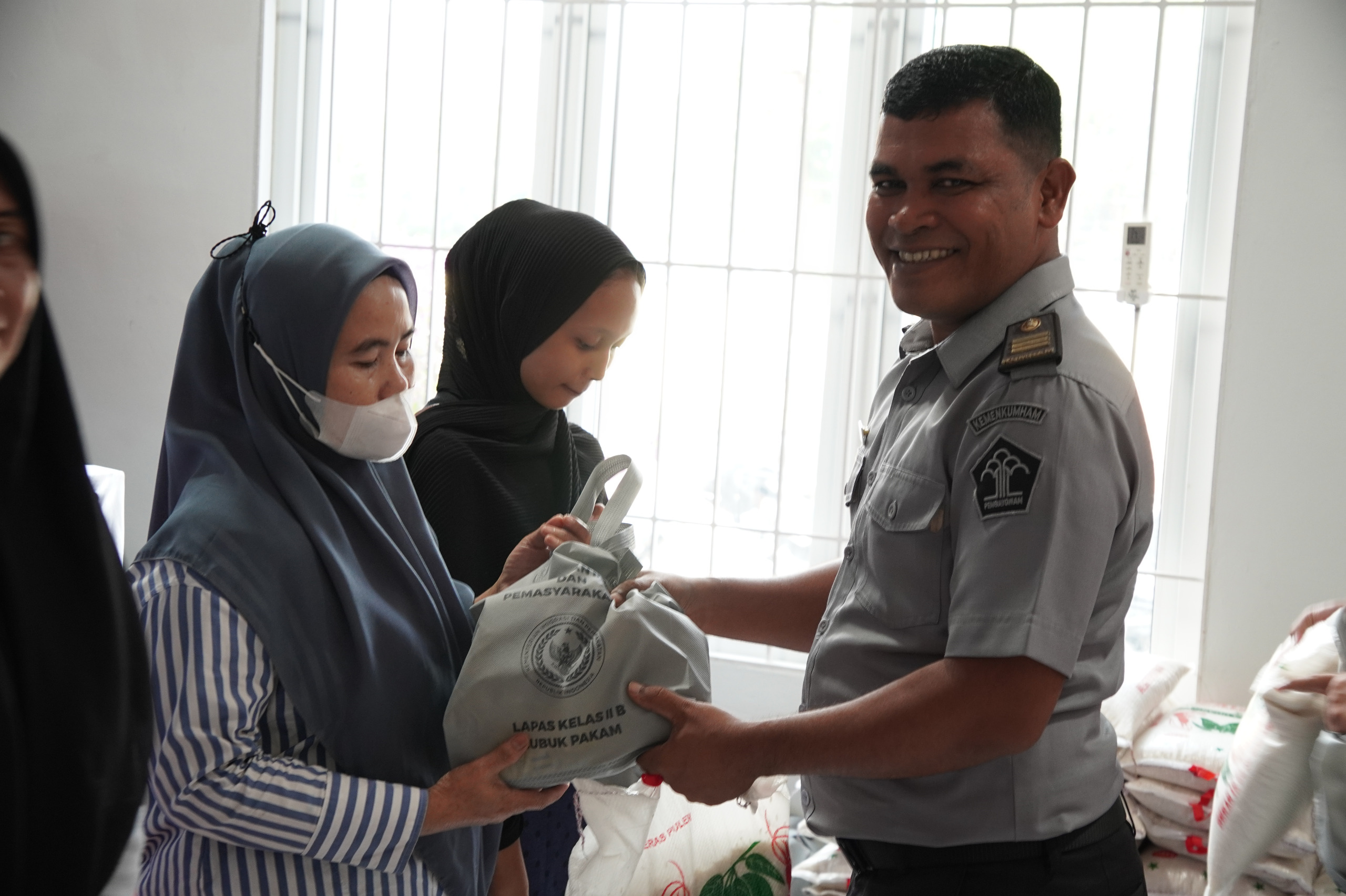 Lapas Lubuk Pakam Kembali Gelar Bakti Sosial Lapas Lubuk Pakam Kembali Gelar Bakti Sosial
