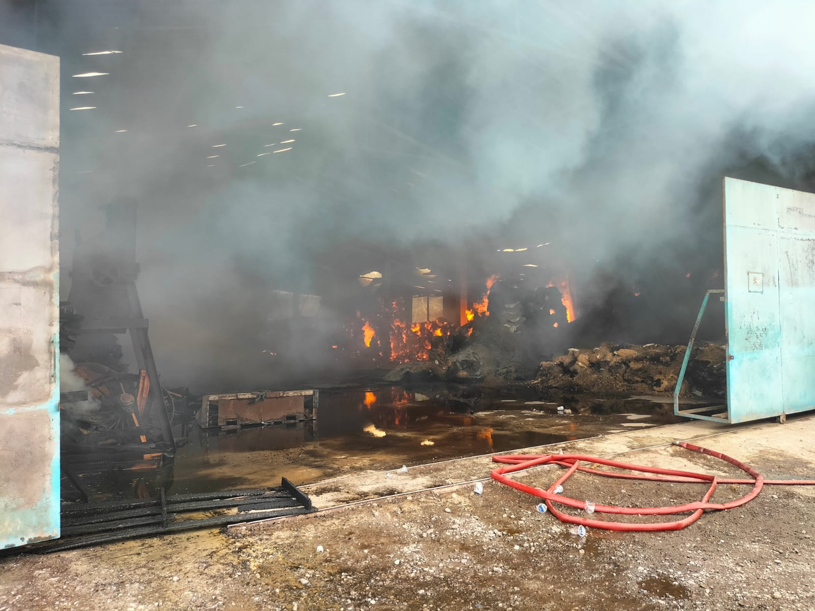 Gudang Batok Kelapa Terbakar Di Tanjung Morawa