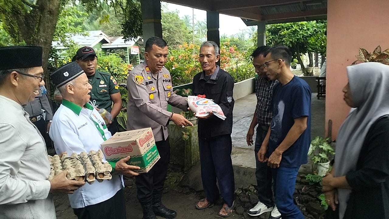 Polsek Dolok Masihul Beri Bantuan Korban Kebakaran