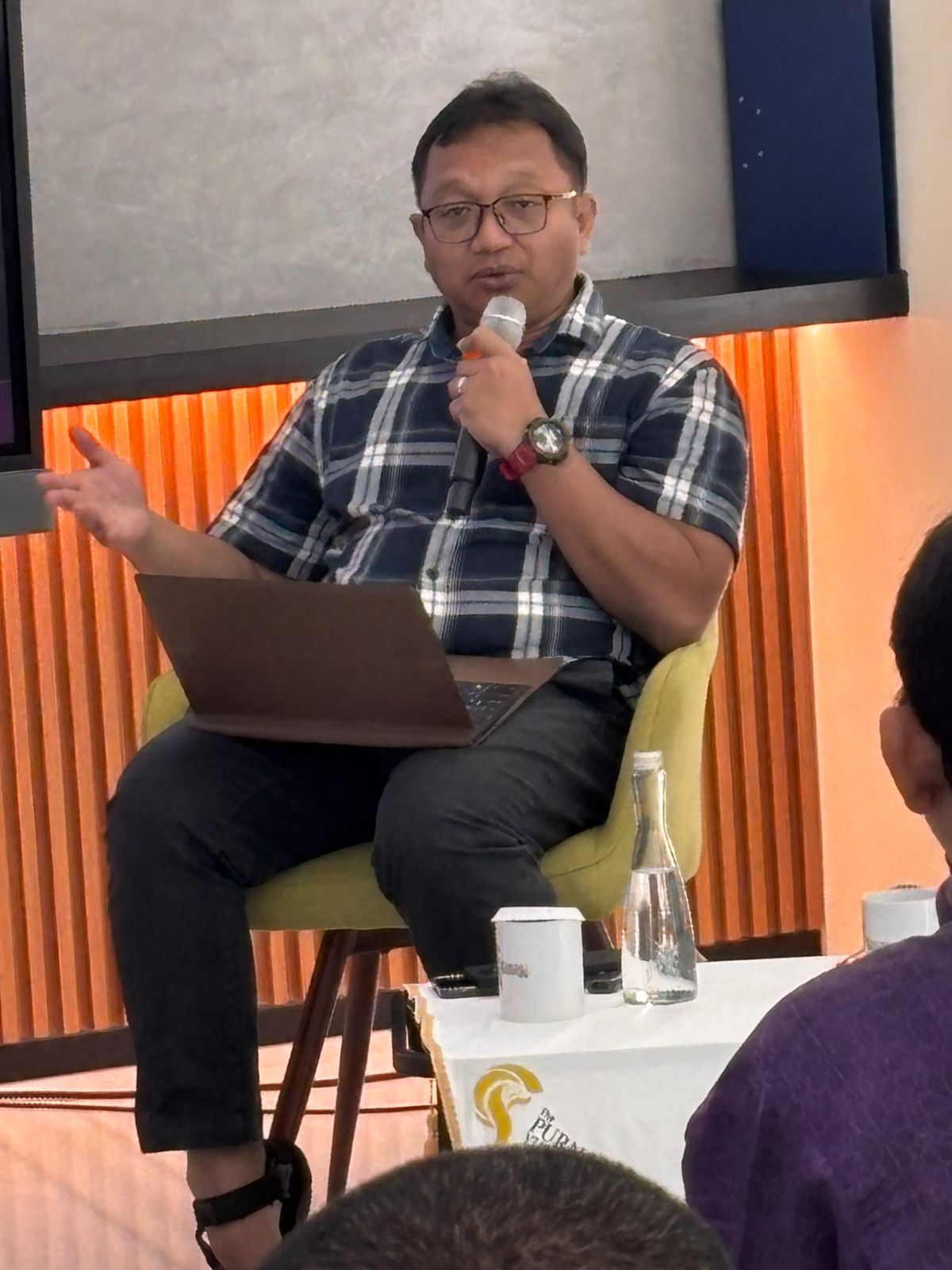 Menjawab Krisis Ekonomi Global dari Perspektif Indonesia, Dalam Seminar Dies Natalis ke -67 ISKA