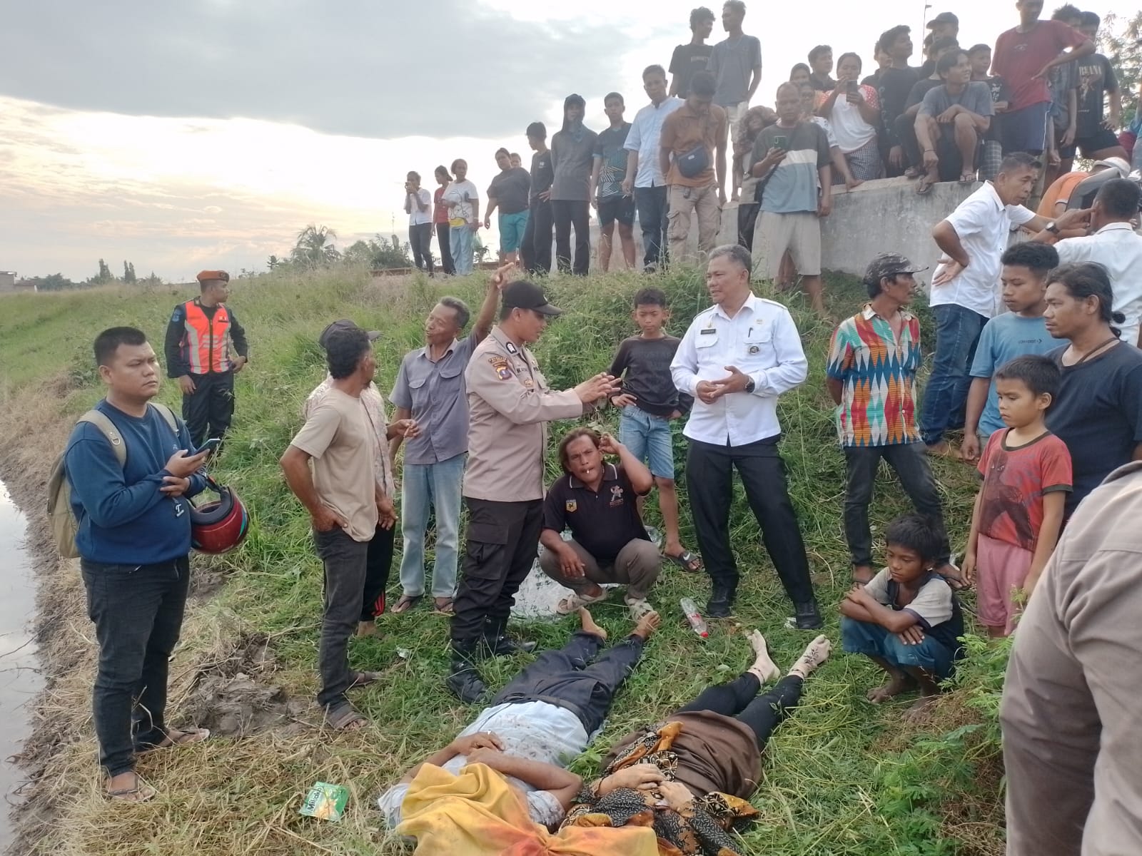 Mobil Xenia Dihantam Kereta Api, Penumpang Dan Sopir Tewas Ditempat