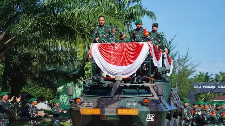 Pangdam I/BB Kunjungi Yonif 121/MK, Berikan Arahan dan Motivasi Kepada Prajurit Pangdam I/BB Kunjungi Yonif 121/MK, Berikan Arahan dan Motivasi Kepada Prajurit