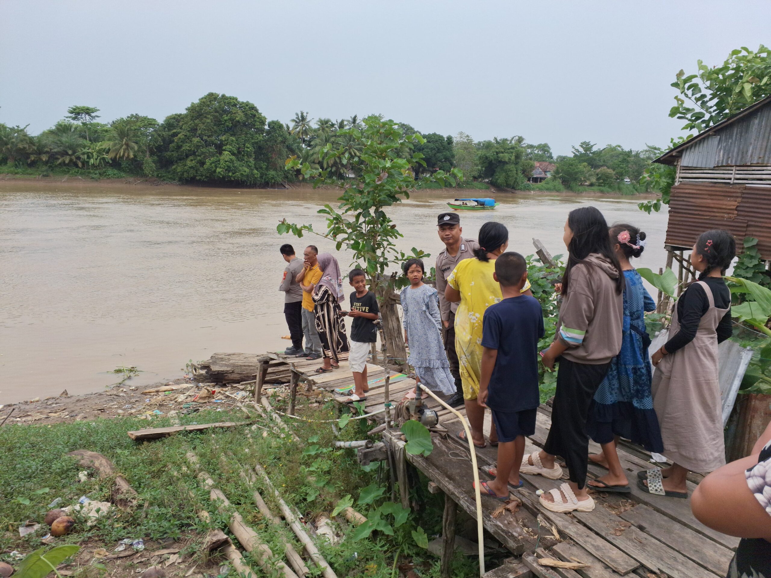 Polsek Tanjung Raja Memberi Himbauwan Munculnya Buaya di Sungai Ogan, Lokasi di Sungai Rotan
