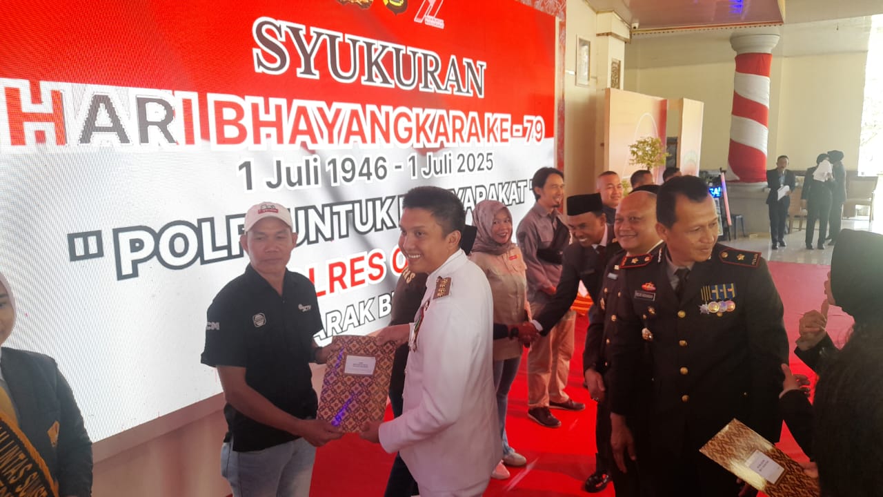 Hari Ulang Tahun(HUT) Bhyangkara ke-79 Tahun Bupati Ogan Ilir Menjadi Inspektur Upacara