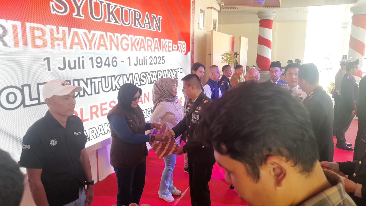 Hari Ulang Tahun(HUT) Bhyangkara ke-79 Tahun Bupati Ogan Ilir Menjadi Inspektur Upacara