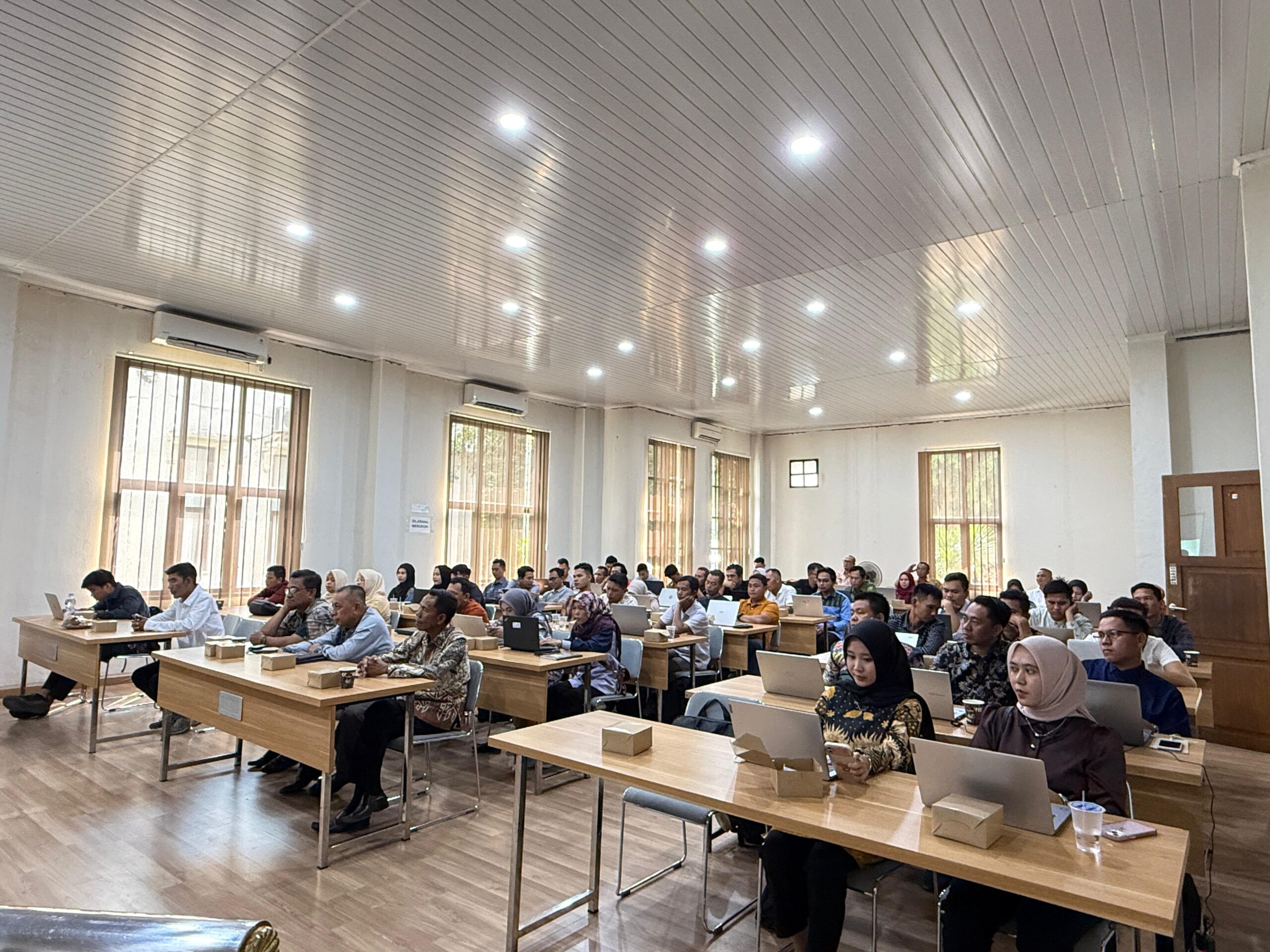 4 Kecamatan di Ogan Iir Ikuti Kegiatan Pemutahiran Data Aplikasi SIDESI dan SIDODI sebayak 57 Operator 