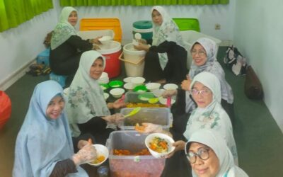 Jama’ah Majlis Ta’lim Al-Mukarromah Gelar Jum’at Berkah, Bagikan Makan Bergizi Gratis (MBG)