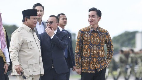 Sufmi Dasco dan Gibran Rakabuming Makan Siang Menu Mie Bakso, Nasi Dendeng dan Tumis Daun Pepaya