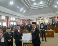 DPRD OganIlir Menggelar Rapat PariPurna XV Dalam Rangka Pembahasan Rancangan Peraturan Daera (RAPERDA)