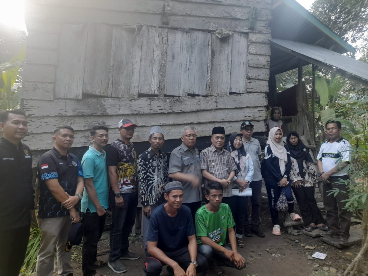 Jum' at Barokah Wabub Ardani dan Baznas Periksa 2 Rumah Warga Tidak Layak Huni Dan Kurang Mampu Jum' at Barokah Wabub Ardani dan Baznas Periksa 2 Rumah Warga Tidak Layak Huni Dan Kurang Mampu