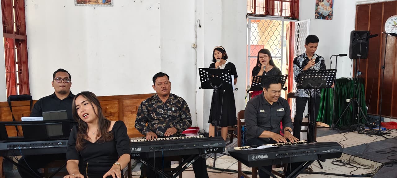 Yesus Pemimpin Yang Benar, Jangan Lagi Tersesat, Ikutlah Dia Yang Tak Pernah Berubah