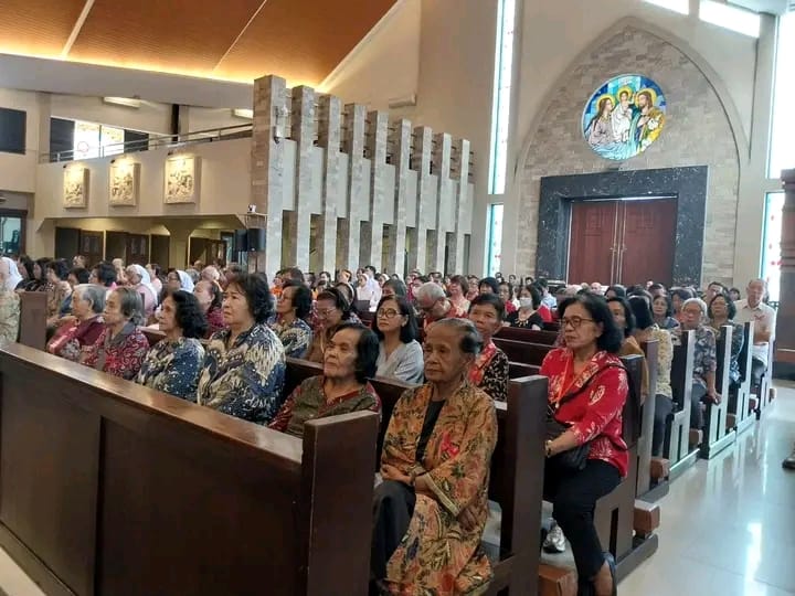 *Berbahagialah Mereka Yang Tidak Kehilangan Harapan: Pada Peringatan Hari Kakek Nenek Sedunia Dan Hari Lansia Se Dekanat Palembang* *Berbahagialah Mereka Yang Tidak Kehilangan Harapan: Pada Peringatan Hari Kakek Nenek Sedunia Dan Hari Lansia Se Dekanat Palembang*