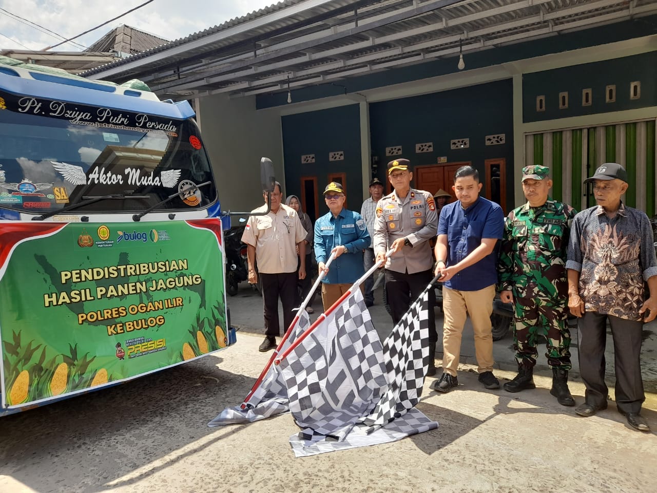 Dukung Swasembada Pangan, Polres Ogan Ilir Gelar Panen Raya Jagung Serentak Kuartal III