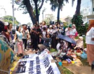 Aksi Suara Ibu Indonesia dan Jaringan Desak Hentikan MBG: Anak Kita Layak Pangan Aman