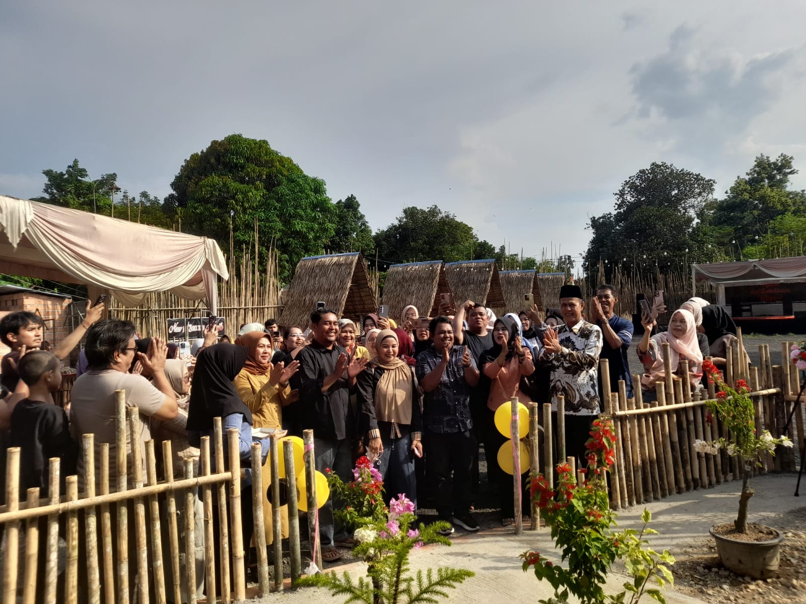 Grand OpeningTempat Nongkrong Baru di Cafe D' Sultan Cafe & Resto Grand OpeningTempat Nongkrong Baru di Cafe D' Sultan Cafe & Resto