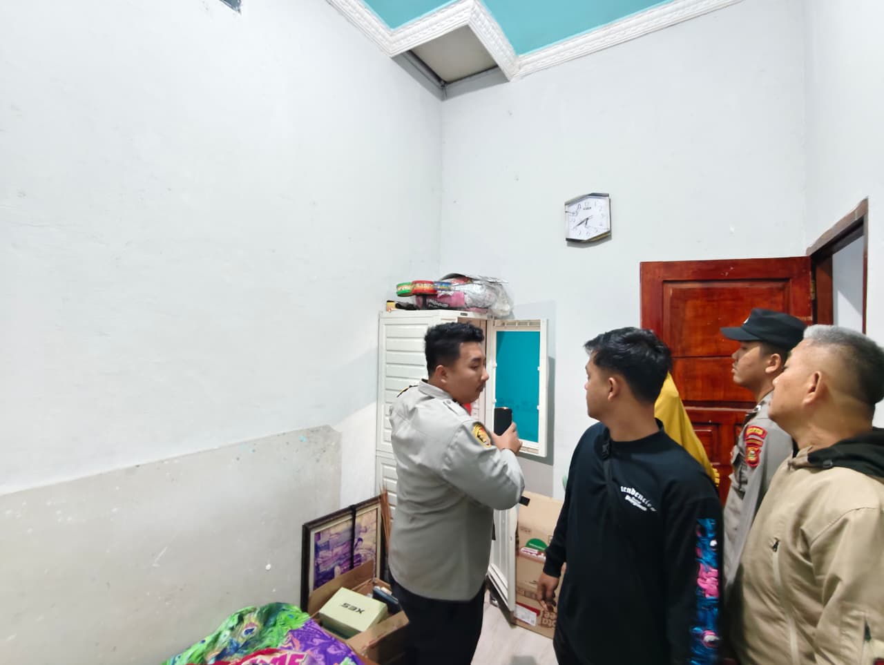 Personil Polsek Tanjung Raja Lakukan Olah TKP, Rumah Ditinggal Yasinan Dibobol Maling, Warga Tanjung Raja Selatan Kehilangan Emas dan Uang