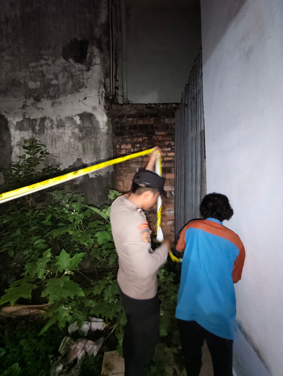 Personil Polsek Tanjung Raja Lakukan Olah TKP, Rumah Ditinggal Yasinan Dibobol Maling, Warga Tanjung Raja Selatan Kehilangan Emas dan Uang