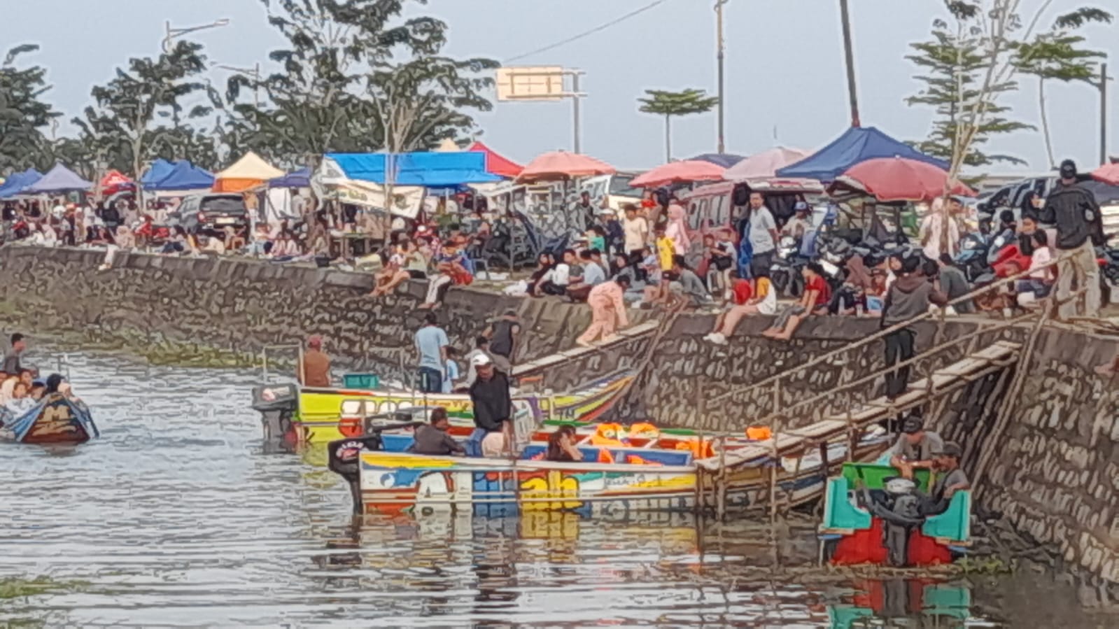 Lagi Viral,!! Wisata Speedboat Musiman Kini Dibuka di Tanjung Senai OI, Tiket Hanya Rp 15 Ribu per Orang