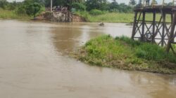 Lagi-Lagi Jembatan Ambruk Terseret Rumput Menjadi Sorotan Plublik Menguras Anggaran APBD
