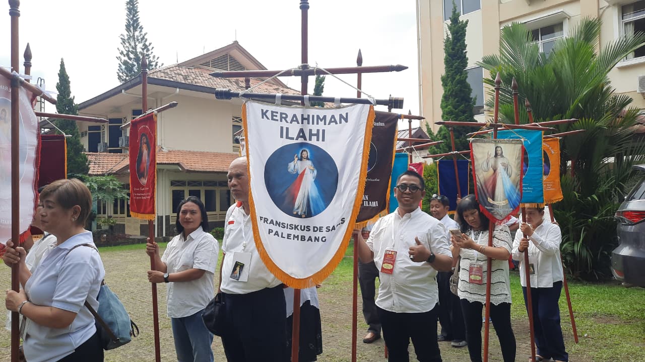 Transformasi Devosan Menjadi Rasul: Kongres II Kerahiman Ilahi Keuskupan Agung Palembang Rayakan 18 Tahun Pelayanan Transformasi Devosan Menjadi Rasul: Kongres II Kerahiman Ilahi Keuskupan Agung Palembang Rayakan 18 Tahun Pelayanan