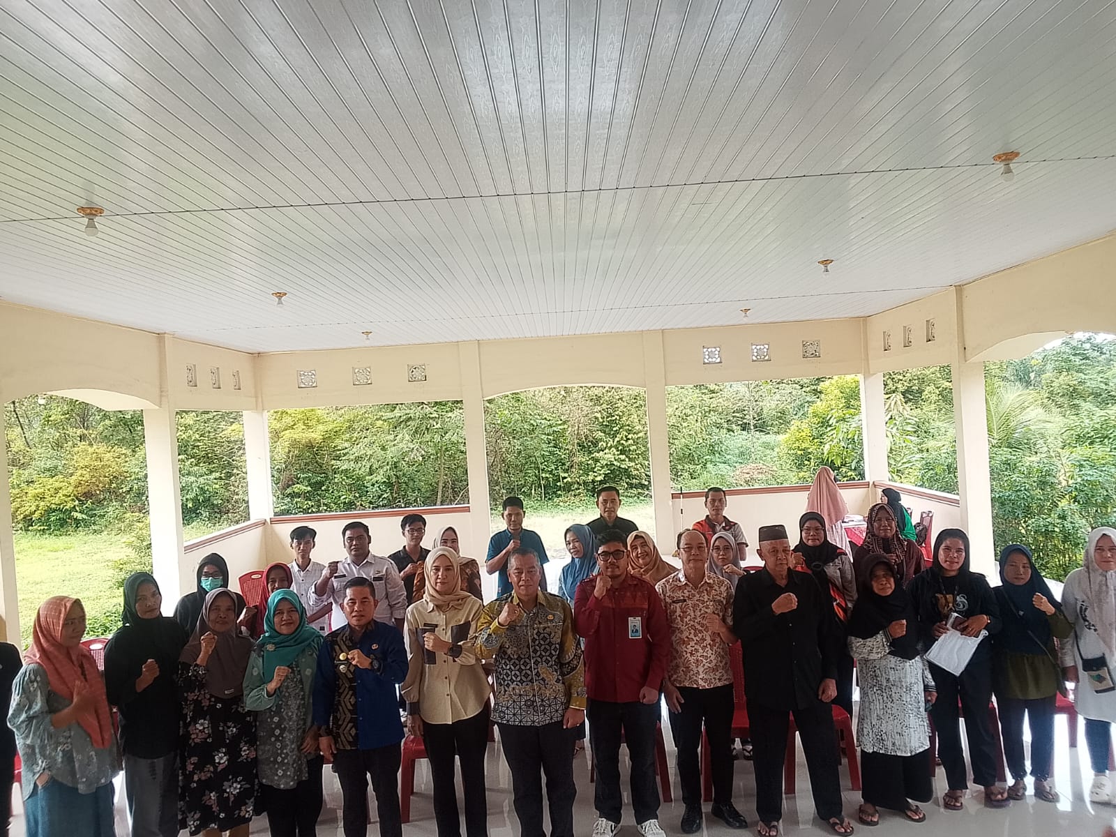 Operasi Pasar Murah Di Kecamatan Indralaya Pembelinya Datang Bertahap