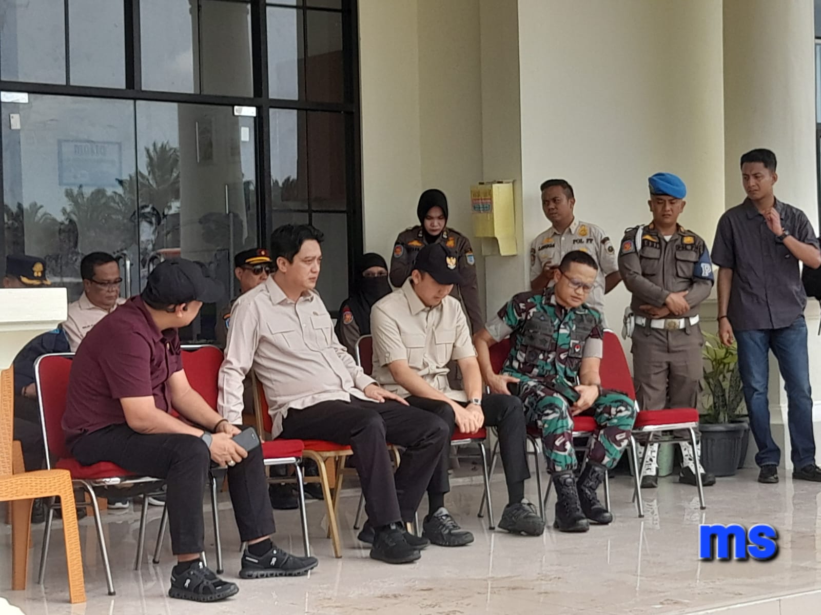 Ketua DPRD Ogan Ilir Dampingi Bupati Sambut kedatangan Kapolri Kunjungan Kerja