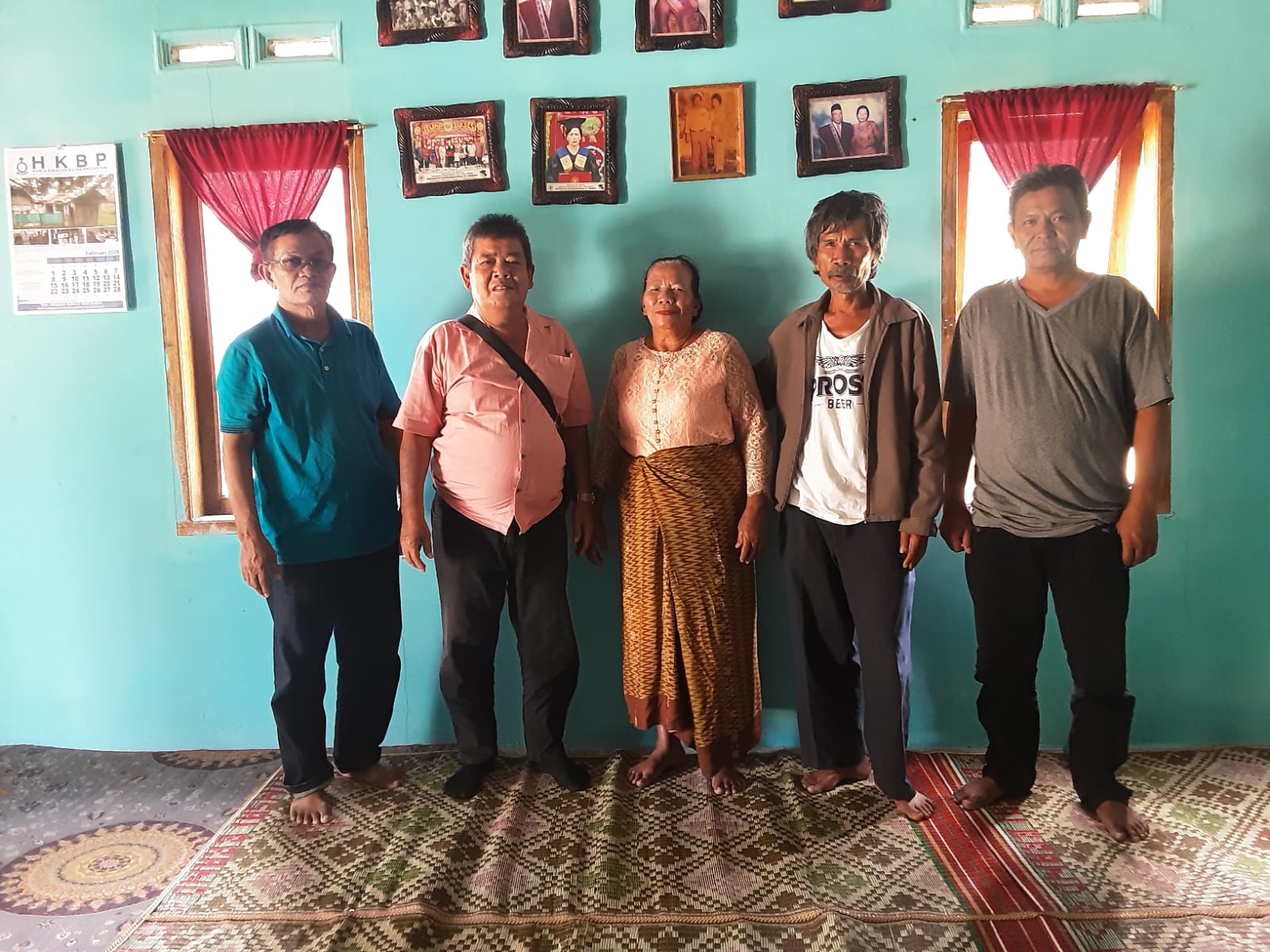 RUSMAYAN PAKPAHAN ISTRI ALM CAMAT PENSIUNAN AMBIL PERTANDA LELUHUR MARTUA EX WABUP SAMOSIR DARI BINANGA SIPARBUE MUARA