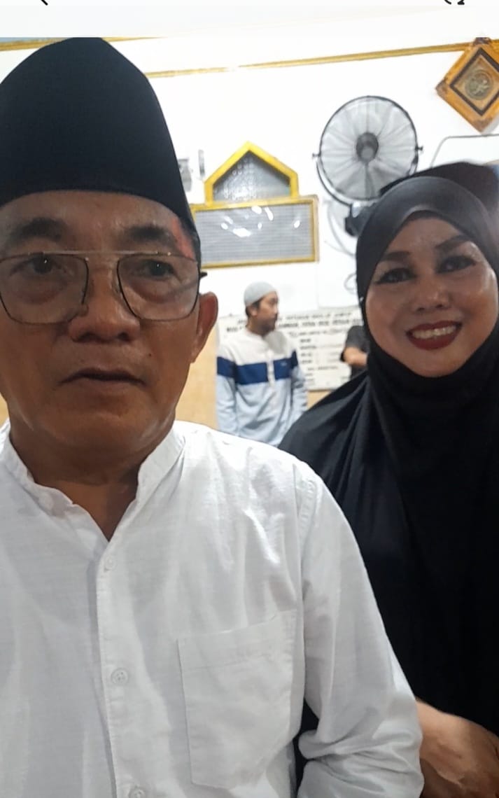 Basirun Di Dampingi Istrinya Indah Susanti DPRD Ogan Ilir Dari Praksi Partai Gerinda Sambut Kedatangan Bupati Di Acara Syafari Ramadan