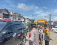 Gerak Cepat Kapolres Ogan Ilir Bersama Personel Urai Kemacetan Arus Mudik Jelang Lebaran 1447 H