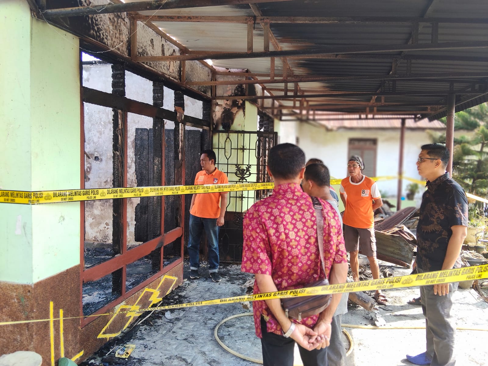 Sijago Merah Lalap Rumah dan 4 Unit Sepeda motor di Pantai Labu