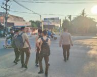 Pastikan Keselamatan Pelajar, Polsek Indralaya Laksanakan Pengaturan Lalu Lintas di Simpang Sekolah