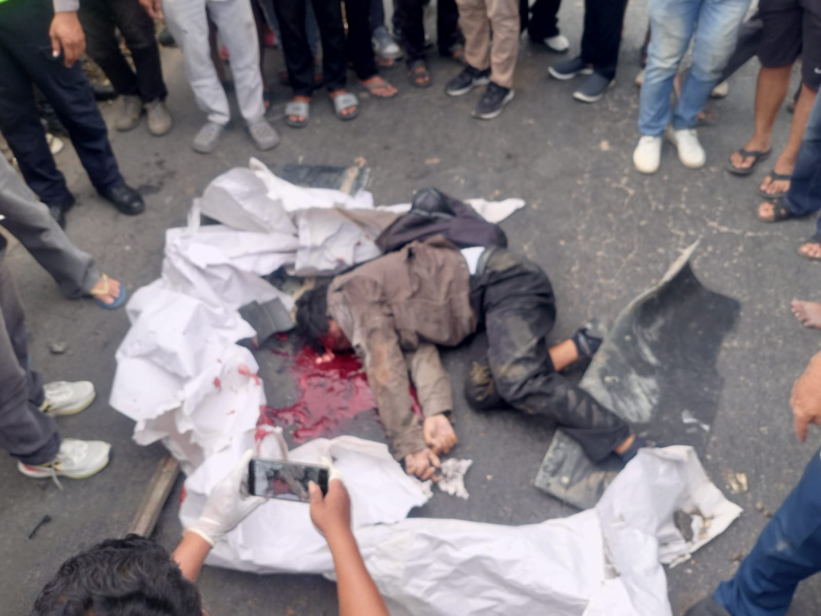 Pengendara Honda Vario Diduga Tewas Dilindas Truk Bermuatan Batu Bata