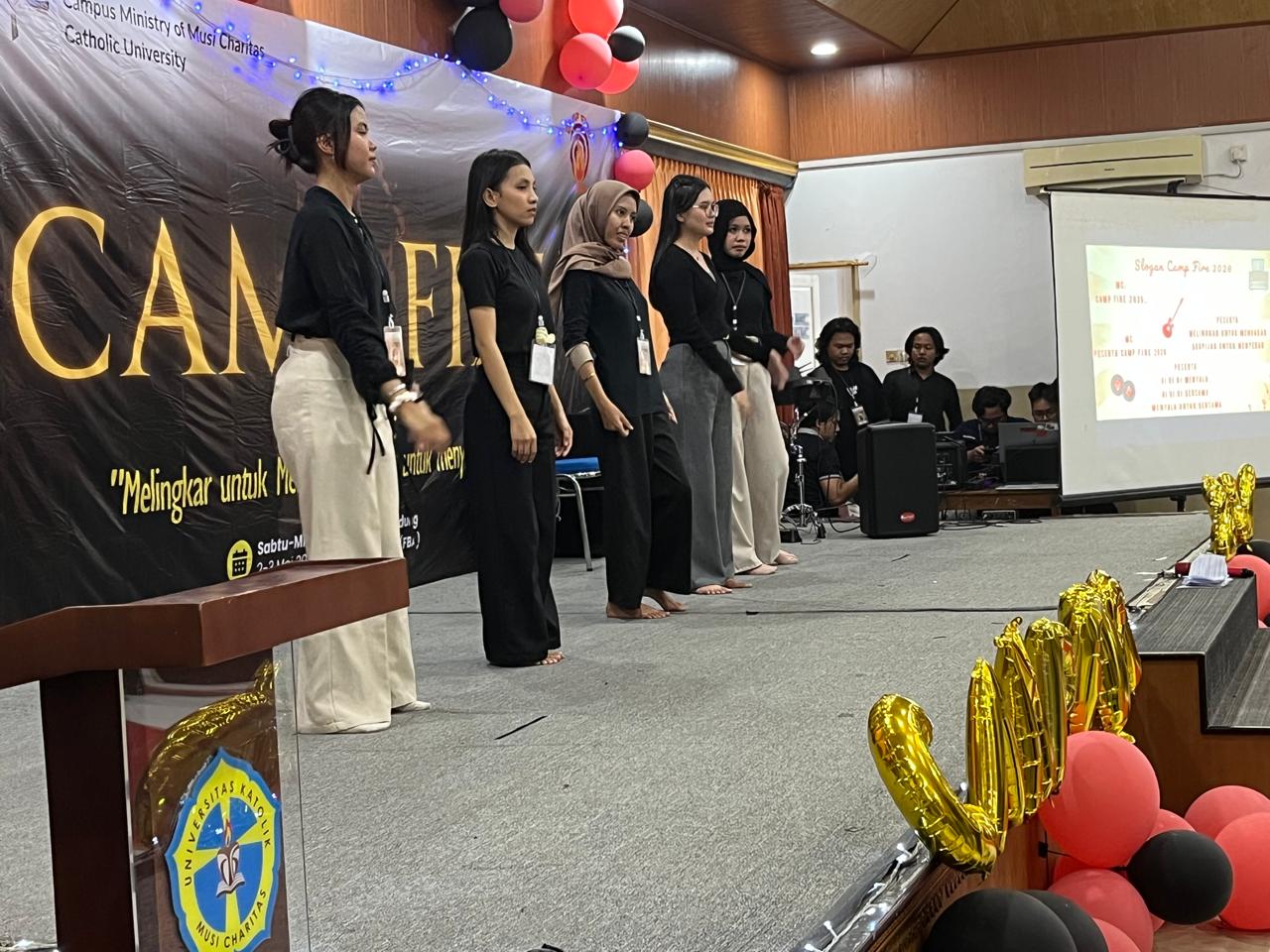 Bangun Persaudaraan dalam Keberagaman, UKMC Palembang Hidupkan Kembali Tradisi ‘Camp Fire’
