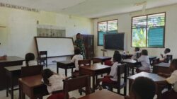 TNI Tanamkan Wawasan Kebangsaan kepada Generasi Muda melalui TMMD Ke-128 di Wilayah Kodim 1801/Manokwari
