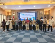 Menjadi Duta Bahasa: BADAN BAHASA INGIN BEKERJA SAMA DENGAN PARA MISIONARIS