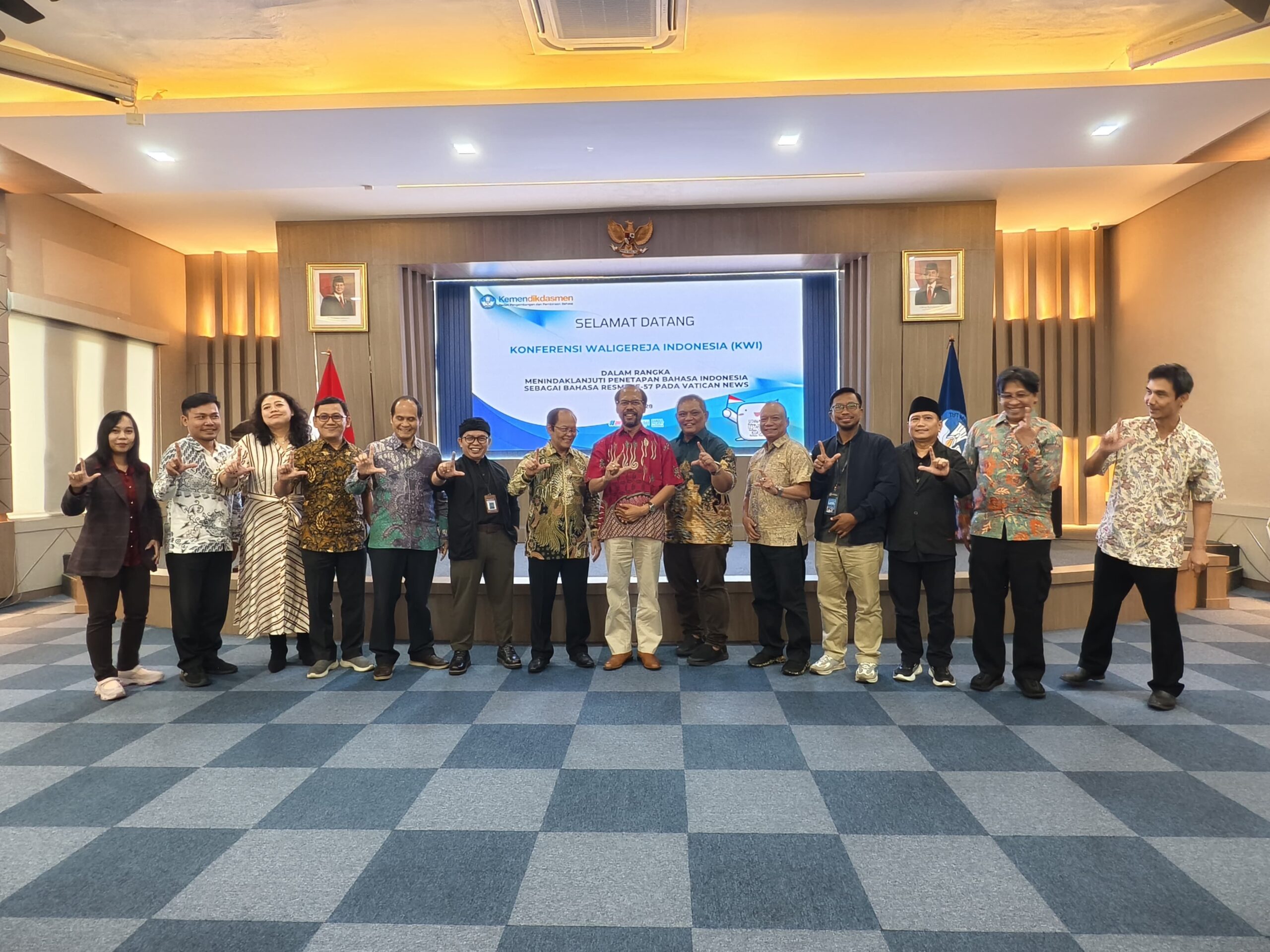 Menjadi Duta Bahasa: BADAN BAHASA INGIN BEKERJA SAMA DENGAN PARA MISIONARIS