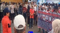 Bersama Ratusan Buruh, Front Perjuangan Buruh Sumsel Geruduk Kantor Gubernur