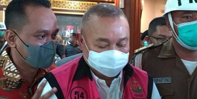 Bacakan Pleidoi Sambil Menangis, Alex Noerdin: Saya Jadi Sasaran Kriminalisasi Bersensasi Politik