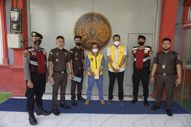 Kejari Muara Enim Tahan Pejabat PUPR Tersangka Dugaan Korupsi Pelebaran Jalan Pulau Panggung-Segamit