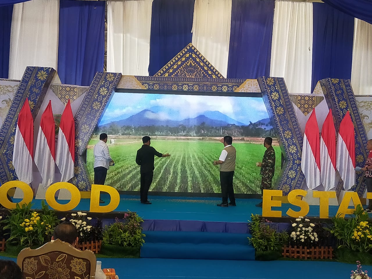 PT BPS Tbk Mendapatkan Penghargaan Pada Kick Of Food Estate oleh Menteri Pertanian RI Dan Gubernur Sumsel