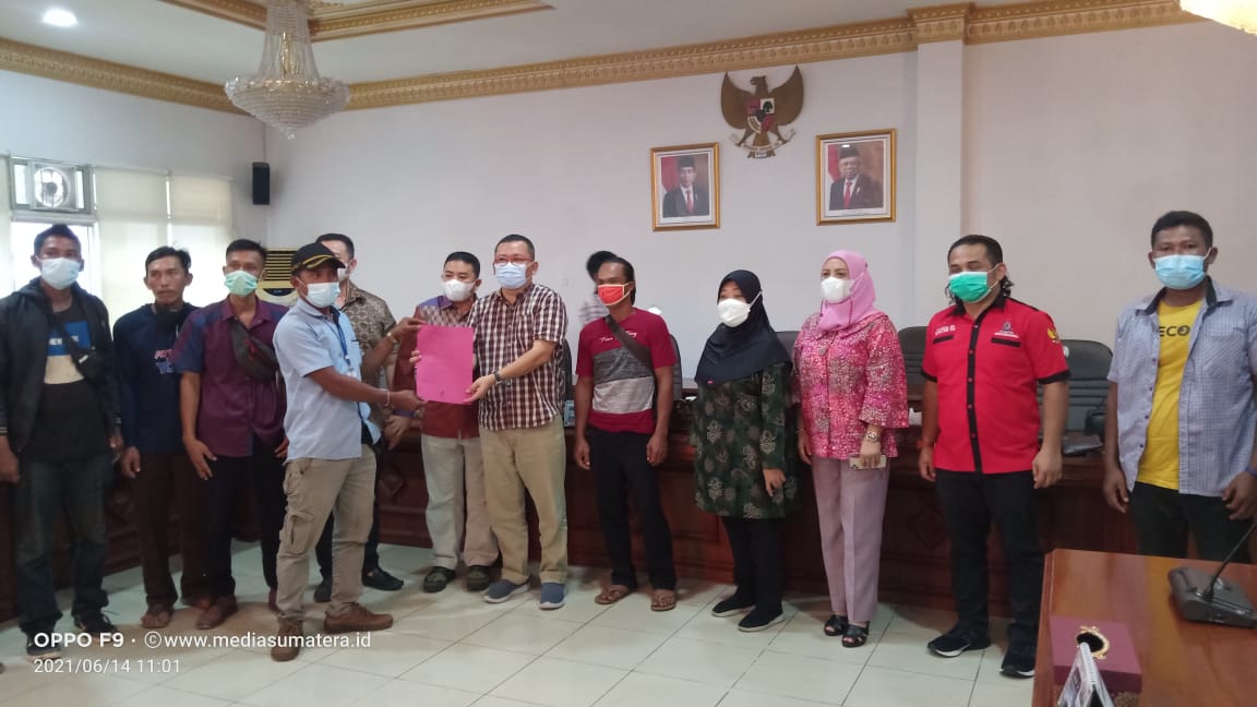 Puluhan Karyawan PT. Gading Cempaka Graha OKI Geruduk DPRD Provinsi Sumsel Di Pimpin Langsung Oleh DPW FBI Sumsel