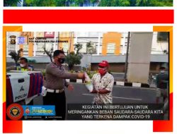 Sat Lantas Polrestabes Palembang Bakti Sosial Bagikan 100 Karung Beras Kepada Sebagian Masyarakat Yang Kurang Mampu Di Kota Palembang