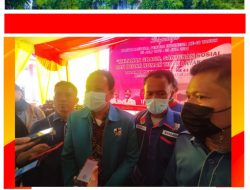 Bupati Banyuasin H. Askolani Jasi SH., MH dan Ketua DPD KNPI Banyuasin Ismail Fahmi S. Sh Apresiasi Giat Sosial Bedah Rumah Oleh PK KNPI Muara Padang