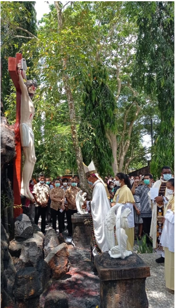 Gua Maria Bunda Sang Penebus Batu Putih: Oase Berkat di Tepian Sungai Lengkayap, Tanah Ogan, Sumsel Gua Maria Bunda Sang Penebus Batu Putih: Oase Berkat di Tepian Sungai Lengkayap, Tanah Ogan, Sumsel