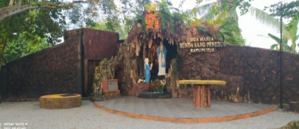 Gua Maria Bunda Sang Penebus Batu Putih: Oase Berkat di Tepian Sungai Lengkayap, Tanah Ogan, Sumsel Gua Maria Bunda Sang Penebus Batu Putih: Oase Berkat di Tepian Sungai Lengkayap, Tanah Ogan, Sumsel