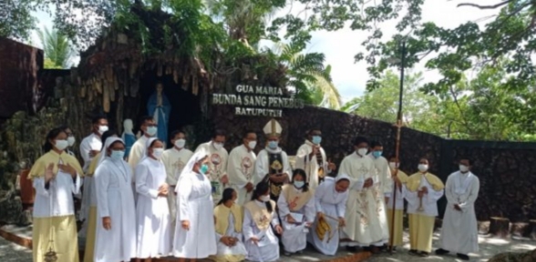 Gua Maria Bunda Sang Penebus Batu Putih: Oase Berkat di Tepian Sungai Lengkayap, Tanah Ogan, Sumsel Gua Maria Bunda Sang Penebus Batu Putih: Oase Berkat di Tepian Sungai Lengkayap, Tanah Ogan, Sumsel
