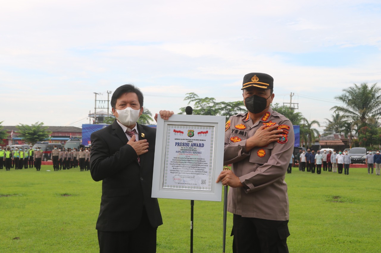 Kombes Pol Yemi Mandagi SIK.MH Dianugerahkan Presisi Award
