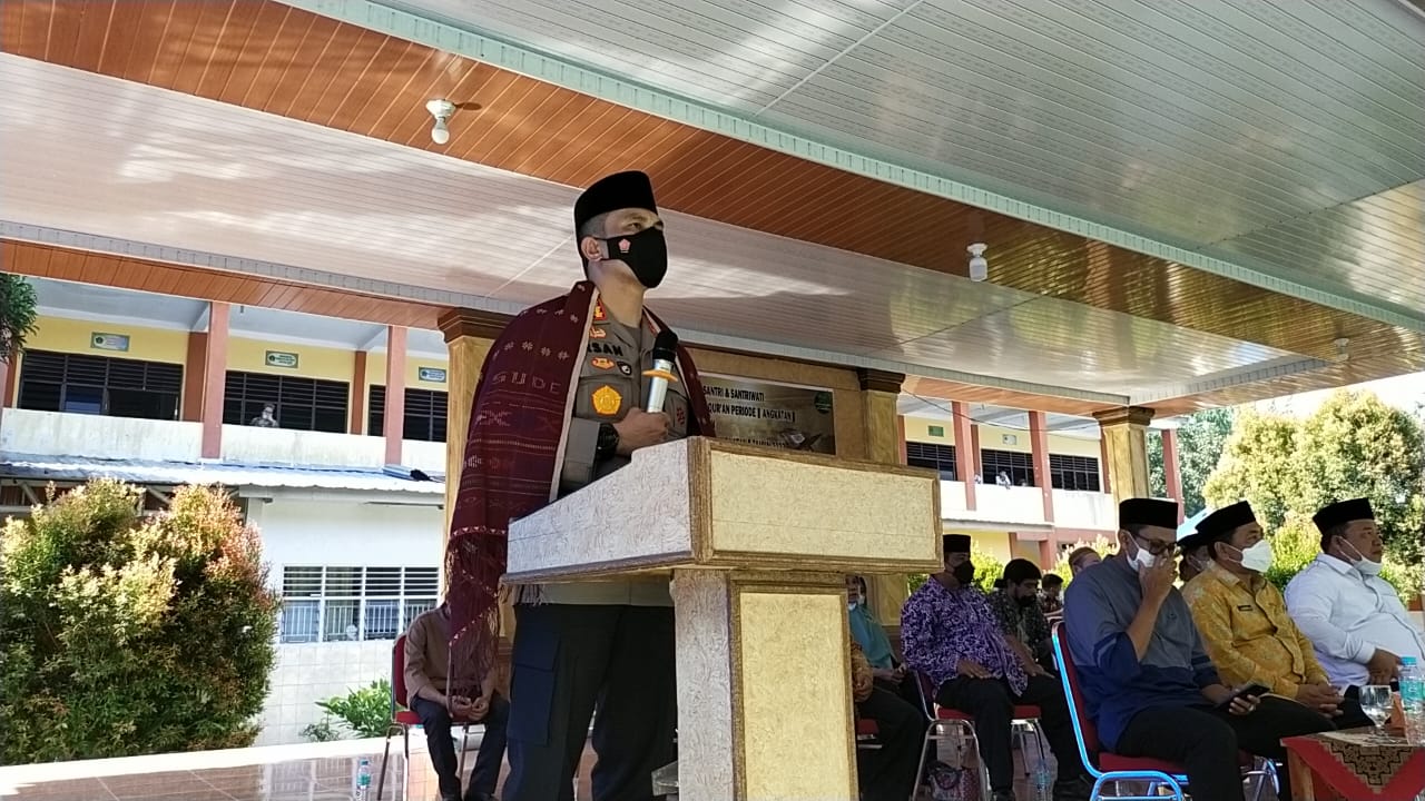 Kapolresta Deli Serdang Hadiri Penutupan Program Intensive Tahfidzul Qur'an & Tahfidzul Hadits angkatan ke-7