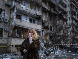 Rusia Menekan Invasi ke Pinggiran Ibukota Ukraina